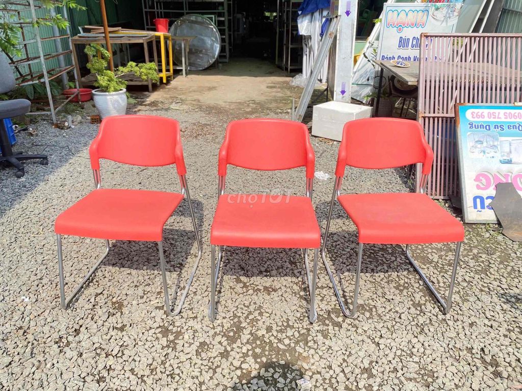 Ghế văn phòng. Mua bán Đồ dùng văn phòng tại Quận Thanh Khê Đà Nẵng được đăng bởi Kiều Lê hình 1