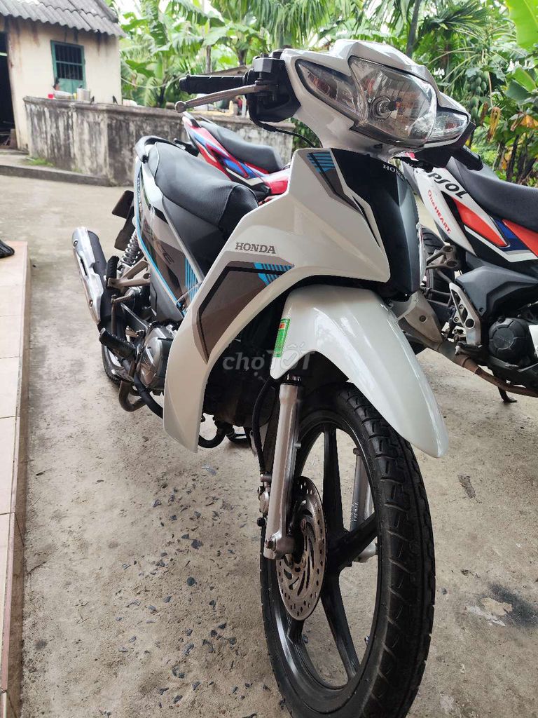 Honda Wave Blade 2017 Trắng đen mới tinh chất. Mua bán Xe máy tại Huyện Thuỷ Nguyên Hải Phòng được đăng bởi Nguyễn Thuyết hình 8