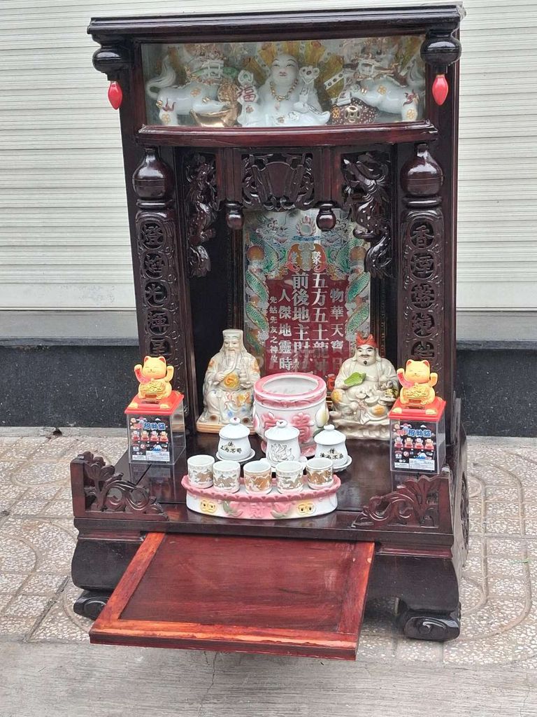 Bàn thờ Thần Tài Gỗ Nâu đỏ Truyền thống Đèn. Mua bán Nội thất, đồ gia dụng khác tại Quận Tân Phú Tp Hồ Chí Minh được đăng bởi Cao Duy Thắng hình 1