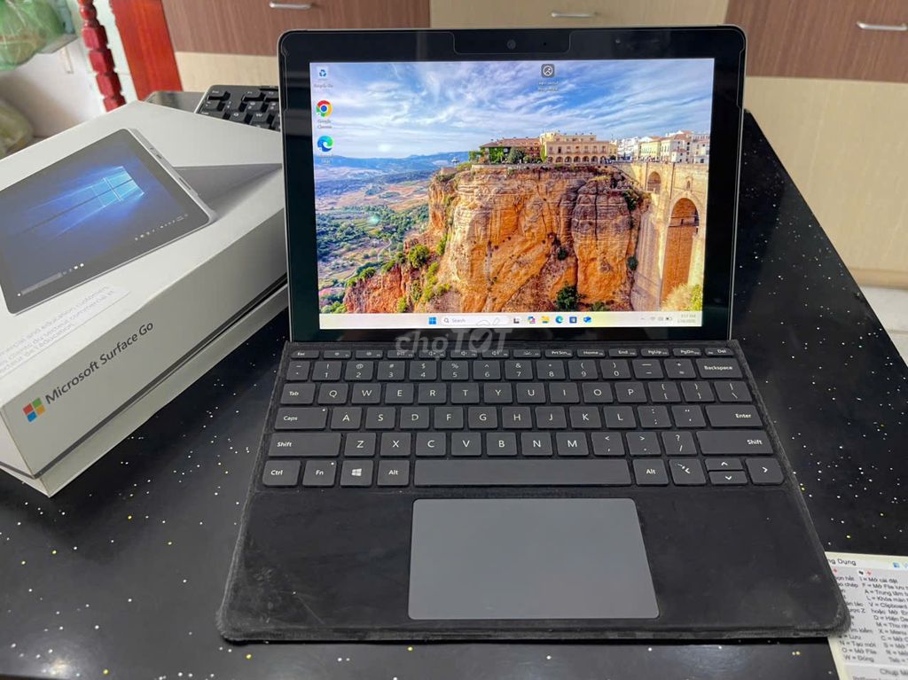 Microsoft Surface Go 4415Y 10 inch 8GB/128GB. Mua bán Laptop tại Quận Ninh Kiều Cần Thơ được đăng bởi AKAHmobile hình 1