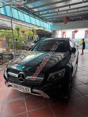 GLC 250 2016 mới di hơn 9 van , xe rất mới. Mua bán Ô tô tại Quận Đống Đa Hà Nội được đăng bởi Halee Will