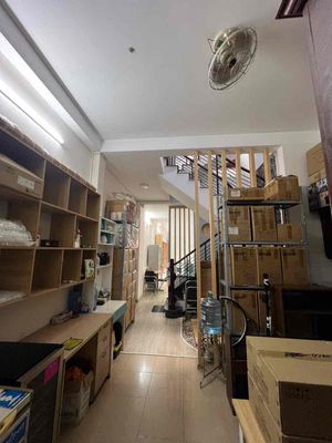 Аренда · 4 комн. · 60 м² · Quận 8, ул. Đường Tạ Quang Bửu