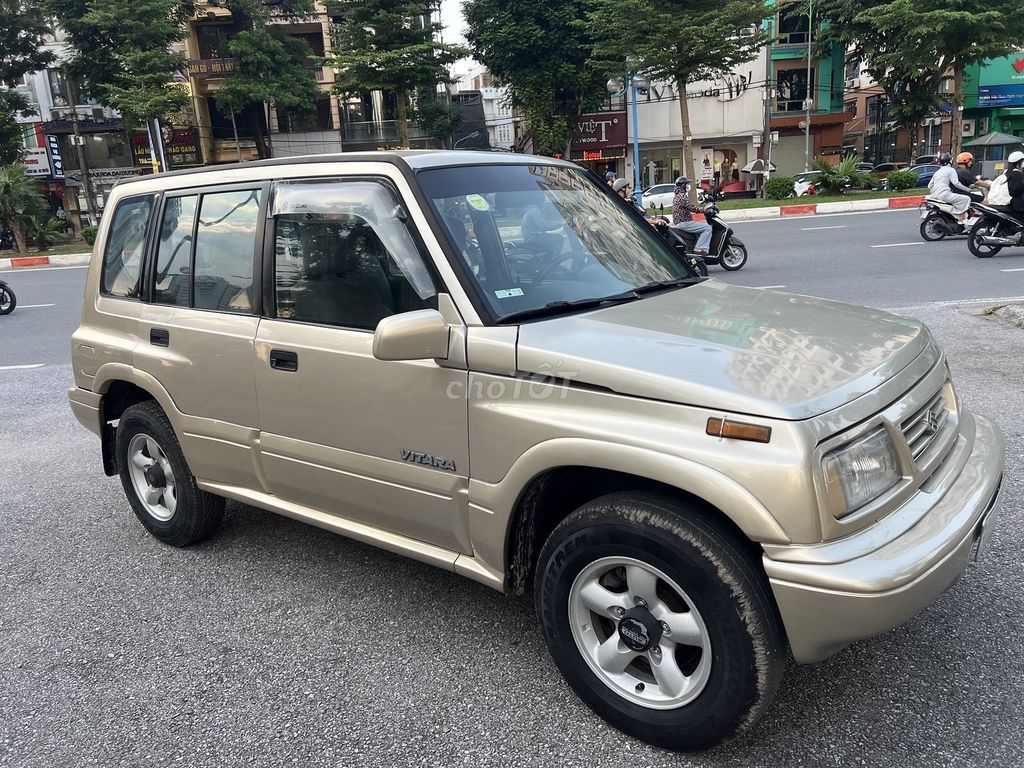 Suzuki Vitara JLX 2004 1.6L MT 4WD песочный