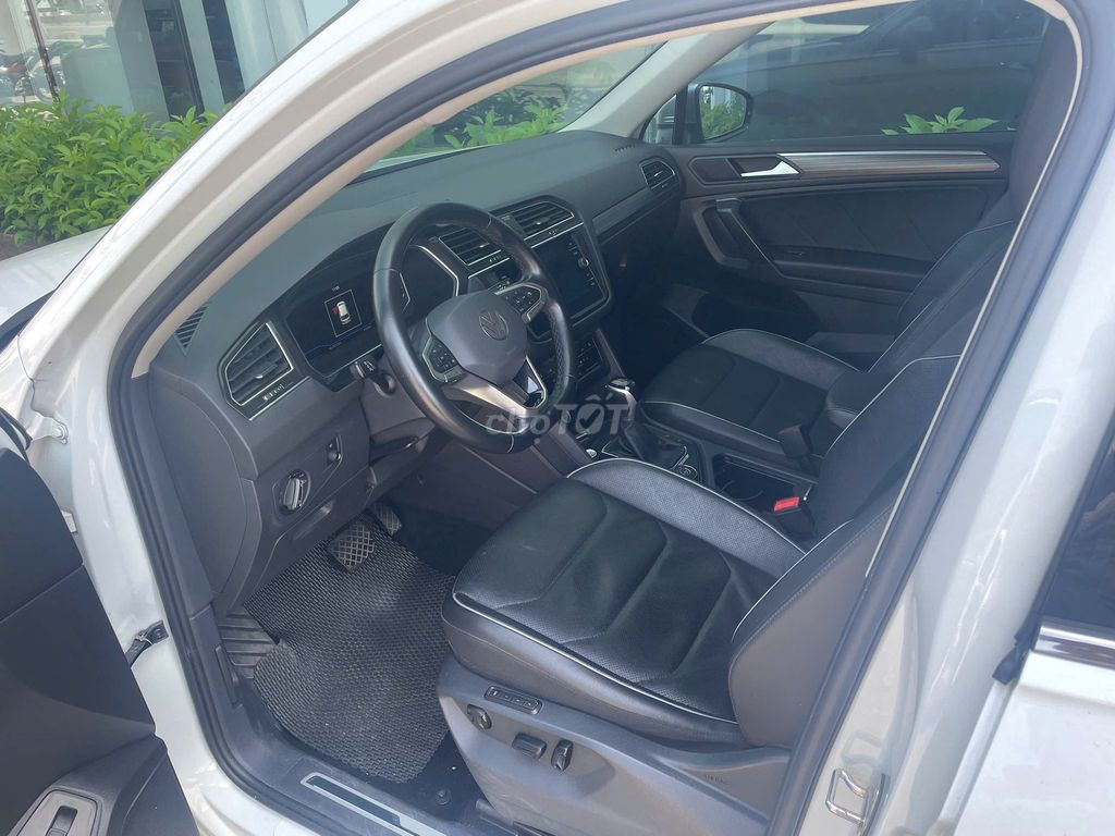 Volkswagen Tiguan Trắng 59929 km. Mua bán Ô tô tại Quận 3 Tp Hồ Chí Minh được đăng bởi Volkswagen Central hình 8