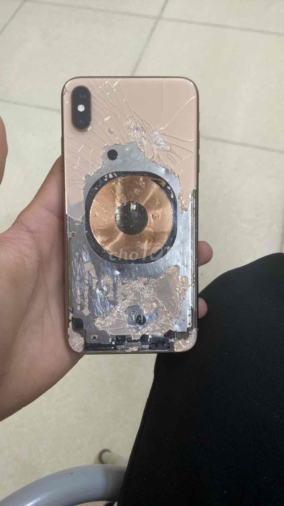 iPhone XS Max 256GB Vàng Đã qua sử dụng. Mua bán Điện thoại tại Huyện Thanh Trì Hà Nội được đăng bởi Lê Nhật  hình 1