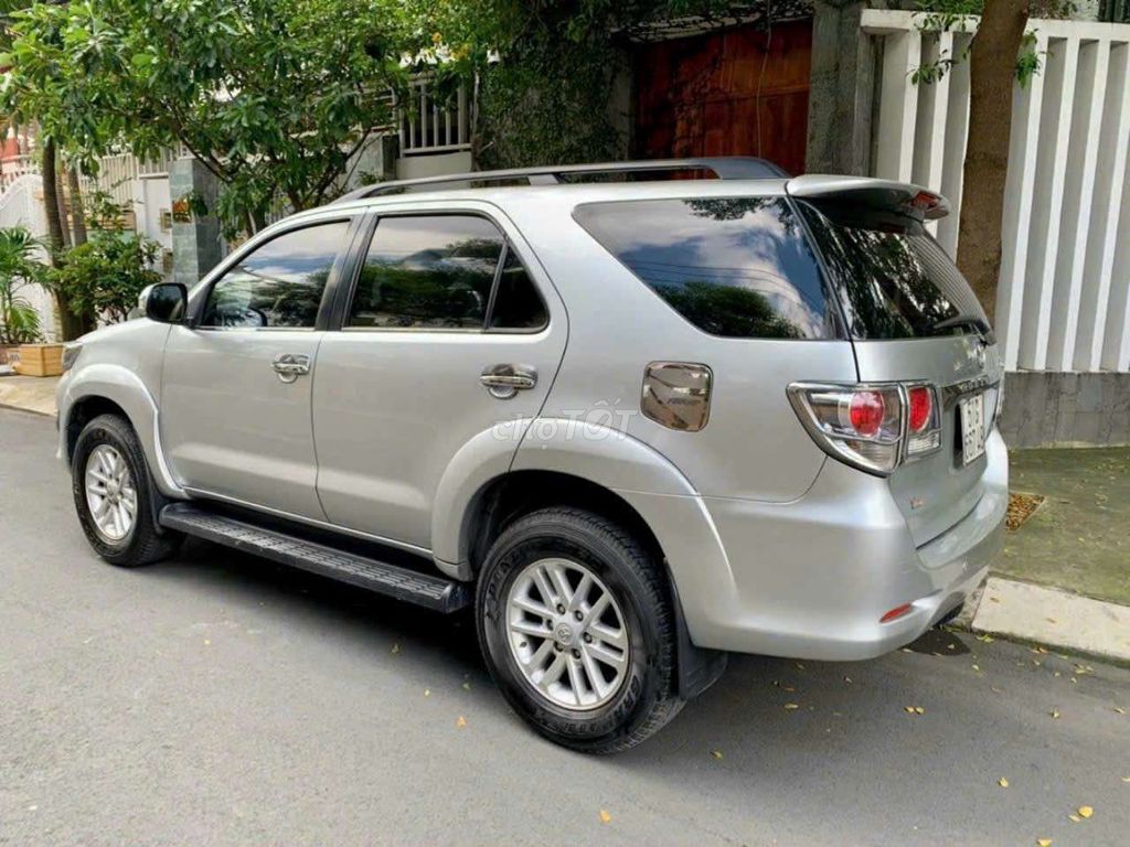 Gia đình cần bán xe Toyota Fortuner bản V cao cấp. Mua bán Ô tô tại Quận Gò Vấp Tp Hồ Chí Minh được đăng bởi Tô Lâm hình 7