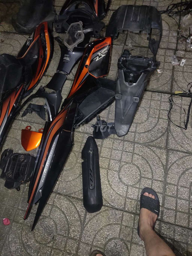 Combo full dàn áo AB thái 2010 còn mới 70% 1tr3. Mua bán Phụ tùng xe tại Thành phố Thuận An Bình Dương được đăng bởi Nhãn Tuyềnn hình 5