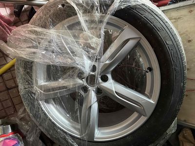 lốp và vành. Mua bán Phụ tùng xe tại Quận Đống Đa Hà Nội được đăng bởi Ngọc Sơn