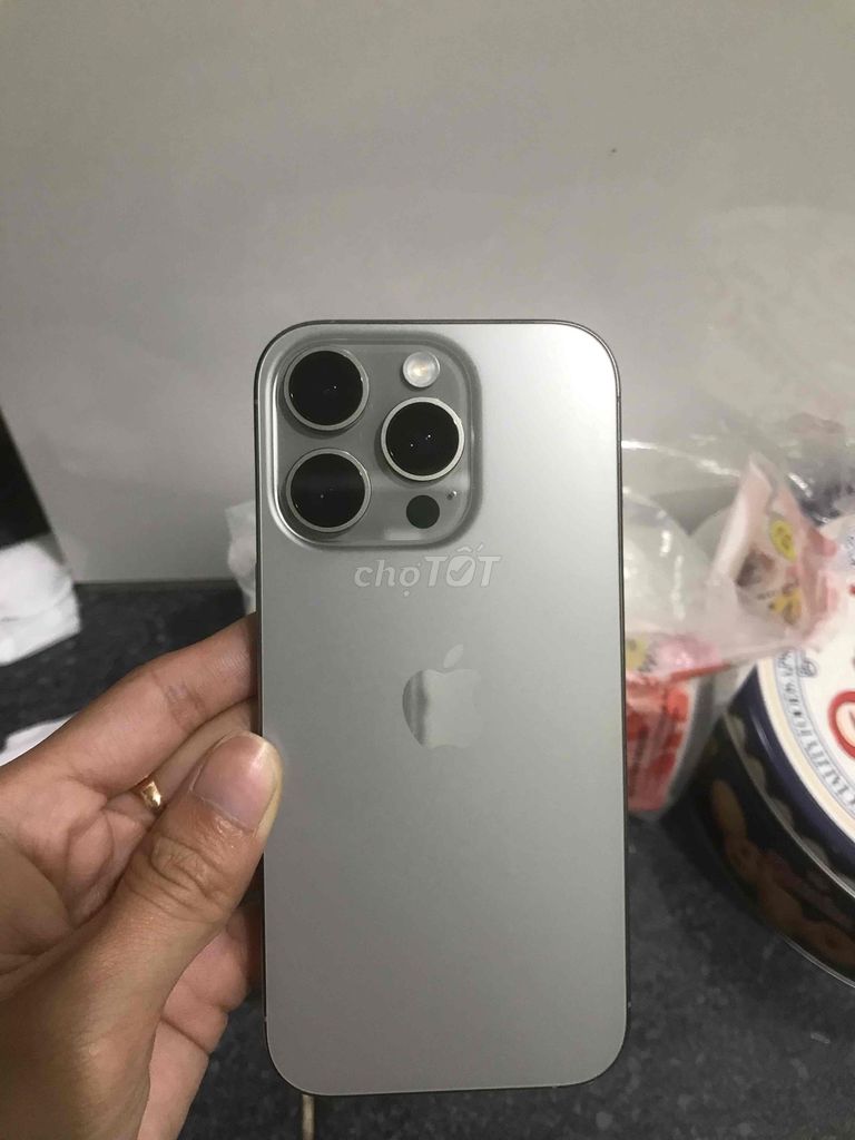 Apple iPhone 16 Pro 256GB Bạc. Mua bán Điện thoại tại Thành phố Vĩnh Long Vĩnh Long được đăng bởi Hiền hình 1