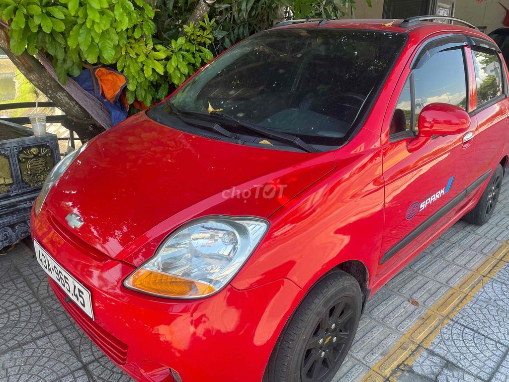 Chevrolet Spark 2009 красный автомат