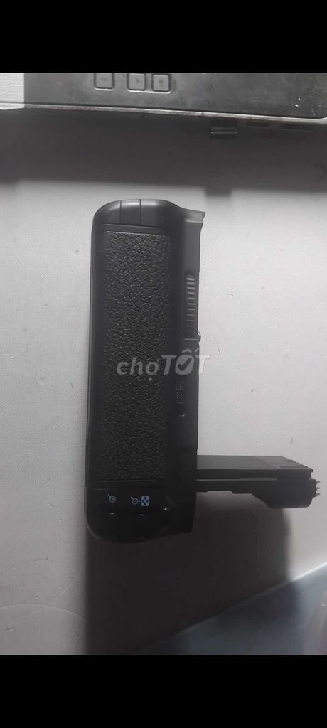 Báng cầm máy ảnh Canon BG-E7. Mua bán Phụ kiện (Màn hình, Chuột...) tại Huyện Phù Cát Bình Định được đăng bởi Duy Nguyễn hình 1