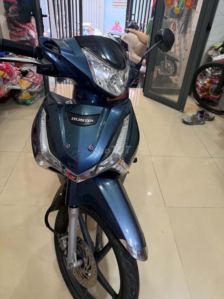 Honda Wave 125i Сине-красный 06/2020 Таиланд Свои документы