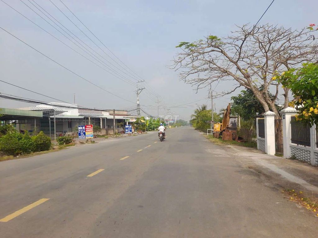 Hàng thơm, 310m2 đất có 170m2 thổ cư đường xe tải 832 chỉ 1.1 tỷ. Mua bán đất tại Huyện Tân Trụ Long An được đăng bởi Hùng Lê hình 4