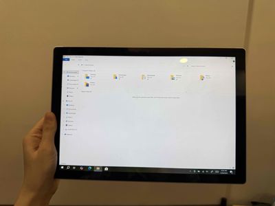 Surface Pro 7 i5, RAM 8GB, SSD 256GB. Mua bán Laptop tại Quận Nam Từ Liêm Hà Nội được đăng bởi Đoàn Thu Hiền