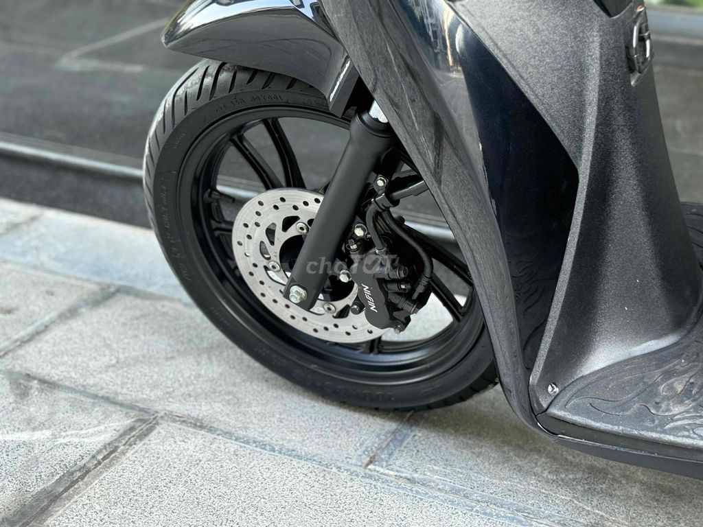 Sh 125i smartkey Đen Sport máy nguyên xe Chất 29E2. Mua bán Xe máy tại Quận Ba Đình Hà Nội được đăng bởi Xe Máy Nam Thi hình 3