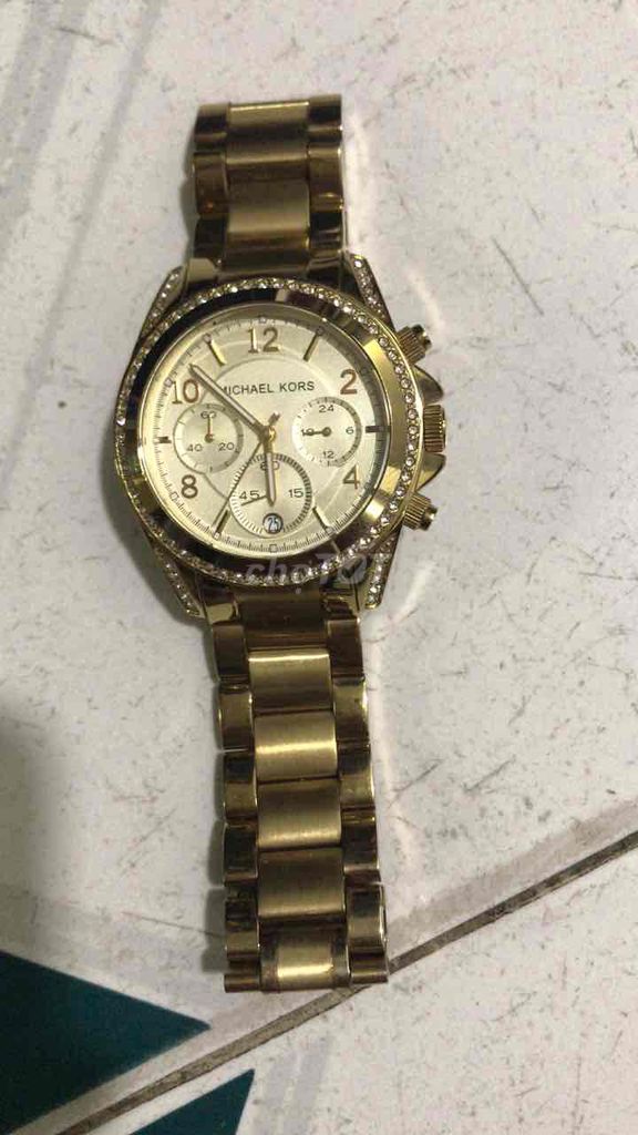 Đồng hồ Michael Kors Nữ Vàng Kim loại. Mua bán Đồng hồ tại Quận 4 Tp Hồ Chí Minh được đăng bởi vu khánh tâm hình 1