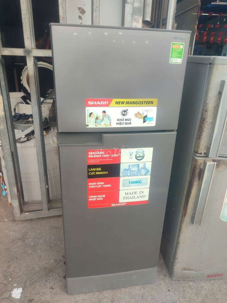 Tủ lạnh Sharp 180 lít Xám. Mua bán Tủ lạnh tại Thành phố Biên Hòa Đồng Nai được đăng bởi Xuân Phúc Điện Lạnh hình 1