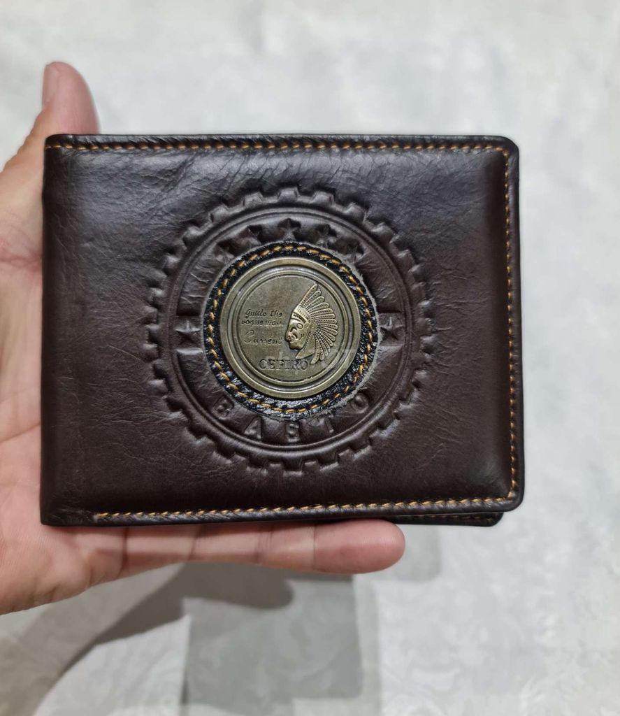 Ví nam da bò kiểu ngang, ví mầu nâu xịn luôn. Mua bán Túi xách tại Quận Gò Vấp Tp Hồ Chí Minh được đăng bởi Anh Ba  Hàng hiệu tuyển Chuyên bán Online uy tín hình 1