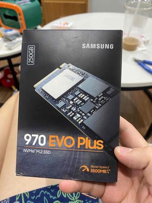 ổ ssd samsung còn mới 250gb, nâng cấp thừa nên pas. Mua bán Linh kiện (RAM, Card...) tại Quận Hoàng Mai Hà Nội được đăng bởi Tạ Minh Đức