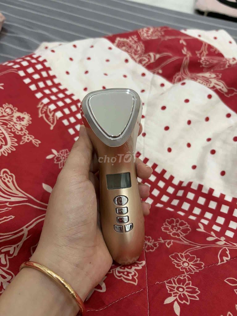 Máy massage mặt Vàng đồng Đã qua sử dụng. Mua bán Phụ kiện thời trang khác tại Thành phố Sóc Trăng Sóc Trăng được đăng bởi Le hai duong hình 1