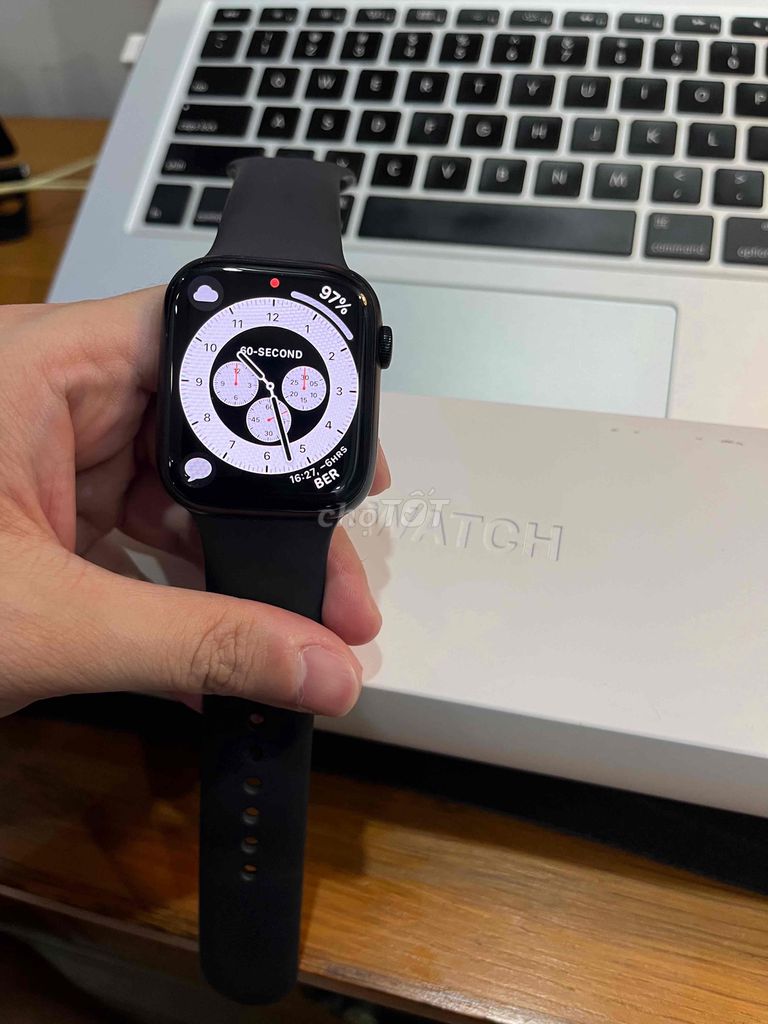 Người dùng cần bán apple watch sr8 45mm midnight