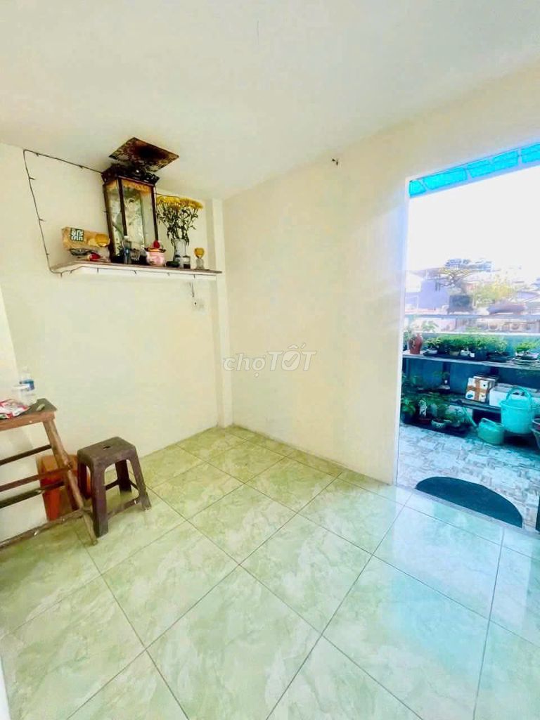 Sát K Ô tô gần MT Nguyễn Hoàng 4 tầng đúc 4PN khép kín 3.x tỷ