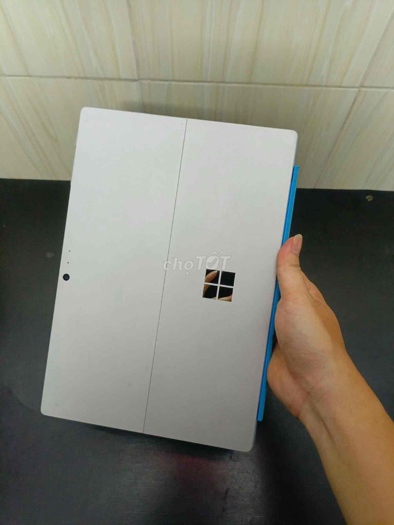 Microsoft Surface Pro 6 i5 8GB/256GB Bạc. Mua bán Máy tính bảng tại Quận Gò Vấp Tp Hồ Chí Minh được đăng bởi Khánh Phan hình 1