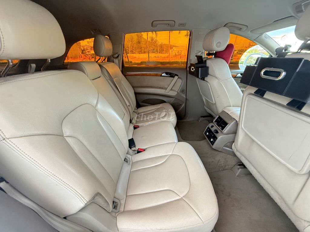 Audi Q7 2009 белый 7 мест Германия 91.000 км