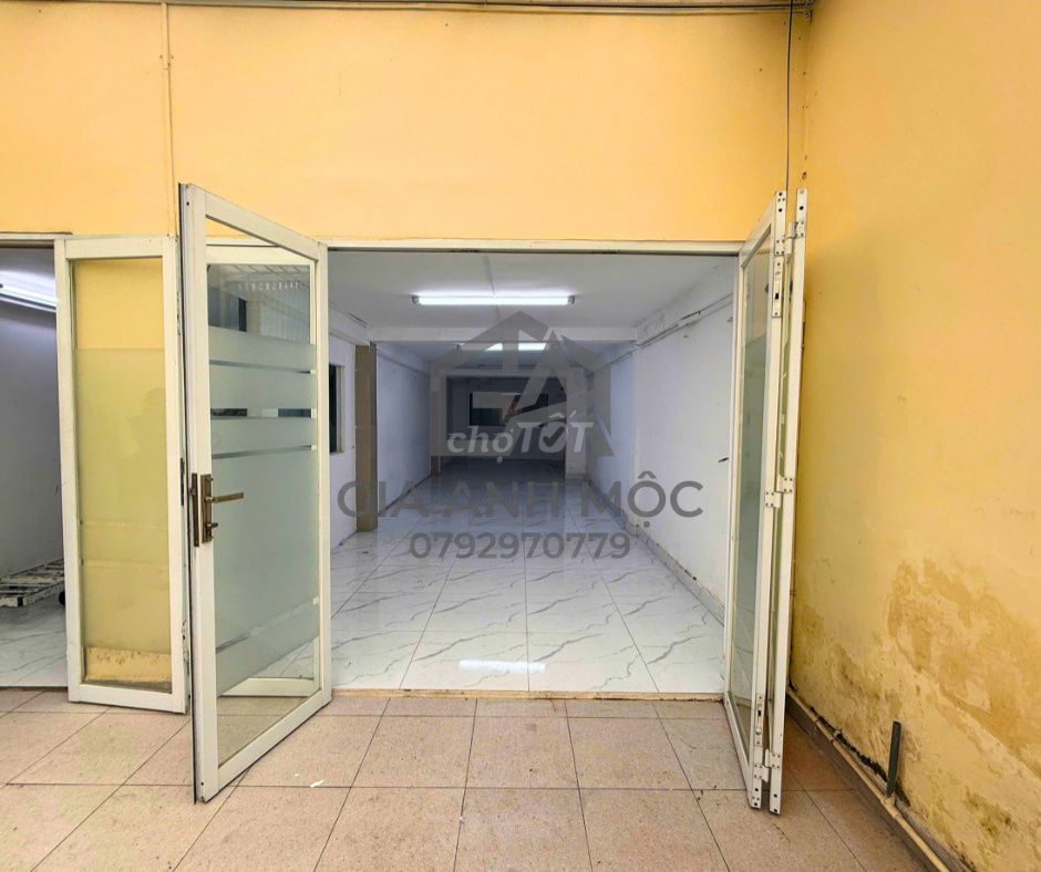 Аренда · 3 комн. · 100 м² · Quận Bình Thạnh, ул. Đường Tân Cảng
