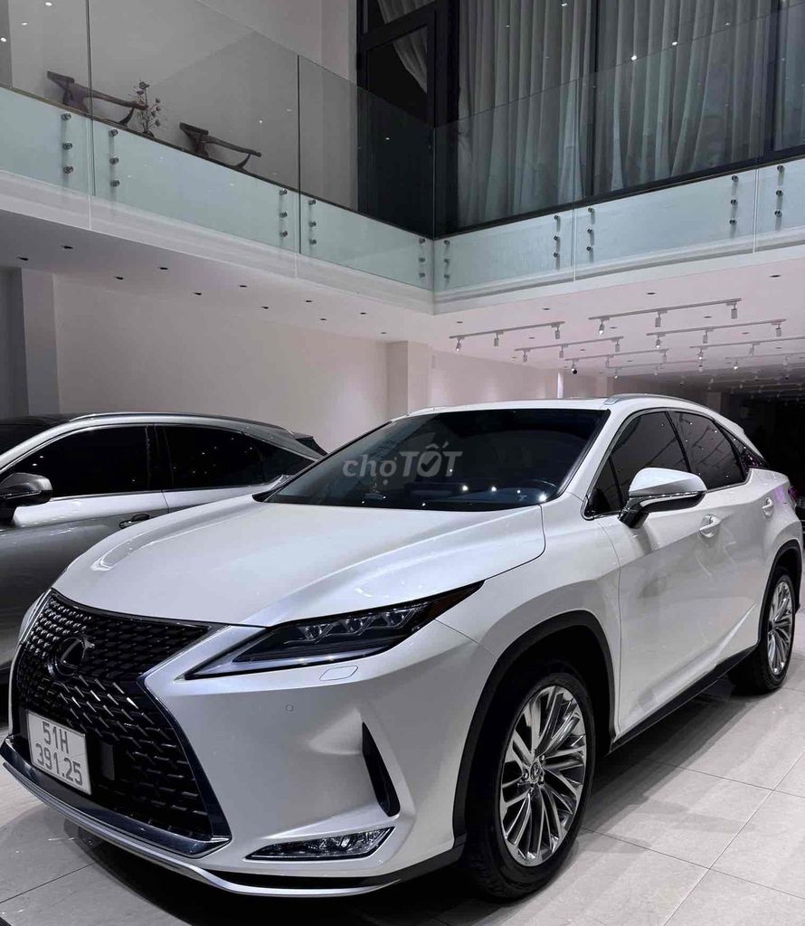 Lexus RX 2021 300 - 12000 km. Mua bán Ô tô tại Quận Gò Vấp Tp Hồ Chí Minh được đăng bởi Phạm Quang hình 3