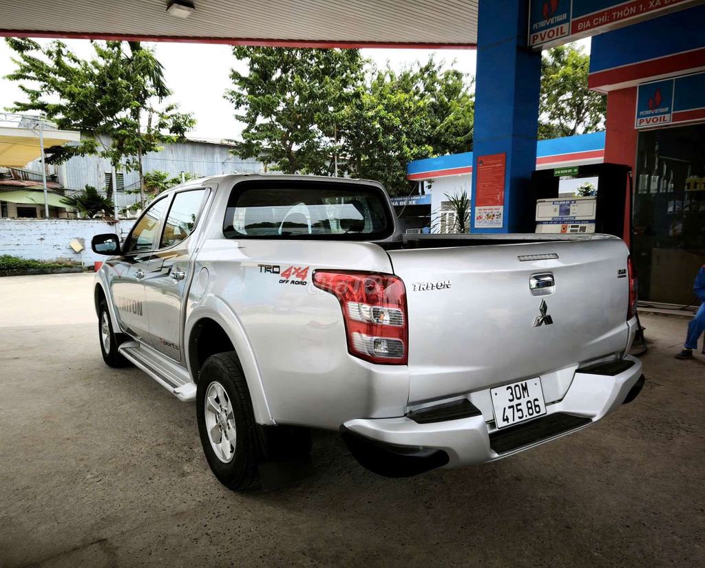 Mitsubishi Triton GLX 2019 МКПП бензин серебристый