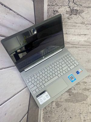 HP Laptop 15 i7-1165G7/16GB/256GB/15.6 FHD - 1345
