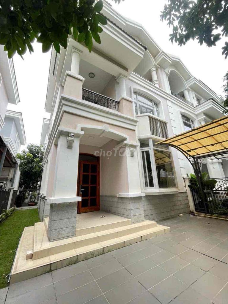 Cho thuê villa Phú Mỹ Hưng 4pn đầy đủ nội thất nhà sạch đẹp giá 75tr