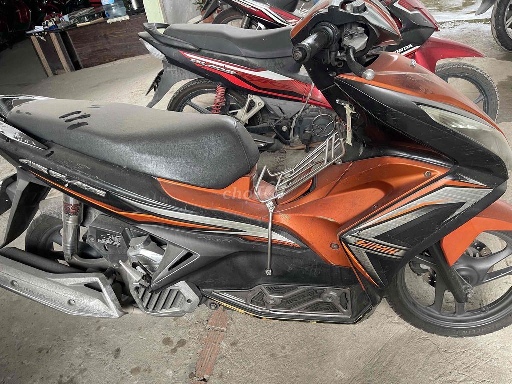 AB 125 trắng xám biển số tỉnh bến Tre xe zin máy. Mua bán Xe máy tại Quận 3 Tp Hồ Chí Minh được đăng bởi Trần văn trưởng hình 3