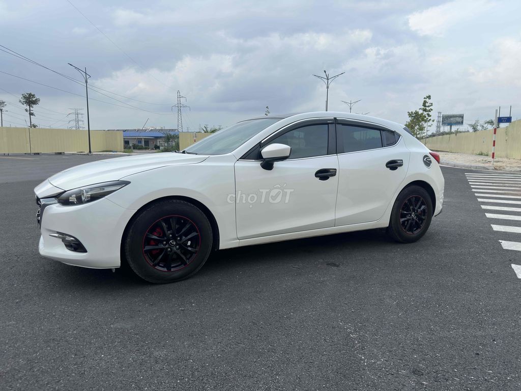 Bán Mazda 3 hatback bản fl , 1.5 AT 64.000km