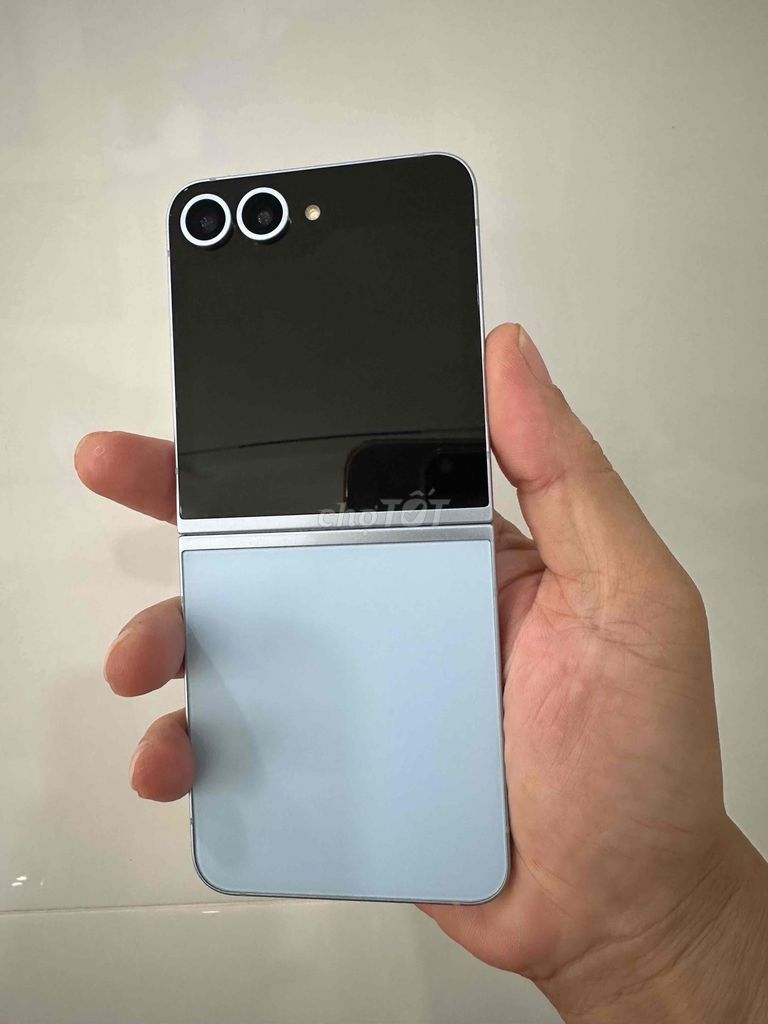 Samsung Zflip 6 Xanh máy chính hãng ssvn zin đẹp. Mua bán Điện thoại tại Quận 10 Tp Hồ Chí Minh được đăng bởi nguyễn thanh phong hình 1