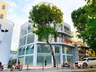 Góc 3 Mặt Tiền Hoàng Sa Q1 Có Vỉa Hè Rộng Gần Cầu Kiệu - Hai Bà Trưng