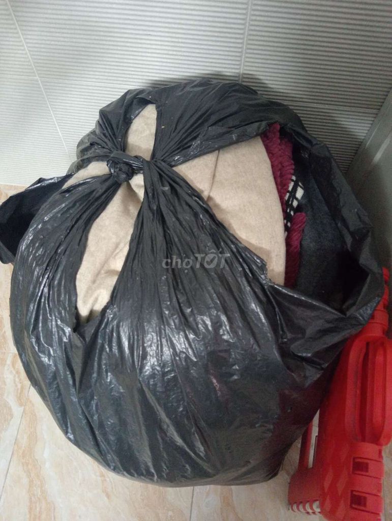 Tặng bao Quần short jean nữ và chân váy size S M. Mua bán Quần áo tại Quận 12 Tp Hồ Chí Minh được đăng bởi Thảo Nguyên  hình 1