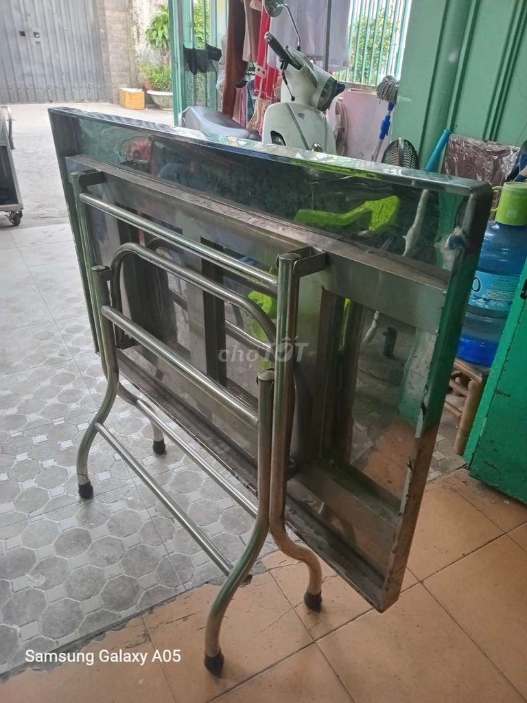 Thanh lý cái bàn bếp như hình cao dài 1m2  320k