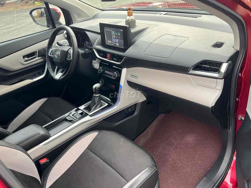 Toyota Veloz Cross 2022 Автомат Красный