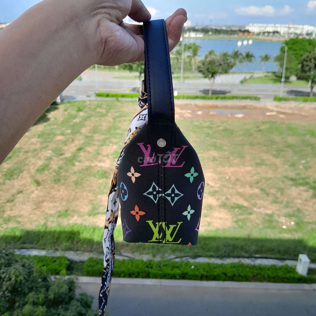 Túi LV 2hand T15 mới 95% 20cm. Mua bán Túi xách tại Thành phố Thủ Đức Tp Hồ Chí Minh được đăng bởi Giày cũ Mỹ Thái hình 3