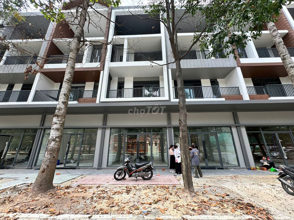 Cho thuê mặt bằng kinh doanh miễn phí tại TP mới Bình Dương. Cho thuê văn phòng, mặt bằng kinh doanh tại Thành phố Thủ Dầu Một Bình Dương được đăng bởi Celadon Boulevard by Gamuda Land  hình 5
