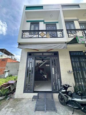 Nhà Lầu Hóc Môn 4x10 280triệu SHR 80m2 ở Dương Công Khi Ngã Ba Giồng. Mua bán nhà ở tại Huyện Hóc Môn Tp Hồ Chí Minh được đăng bởi Tám Nguyễn