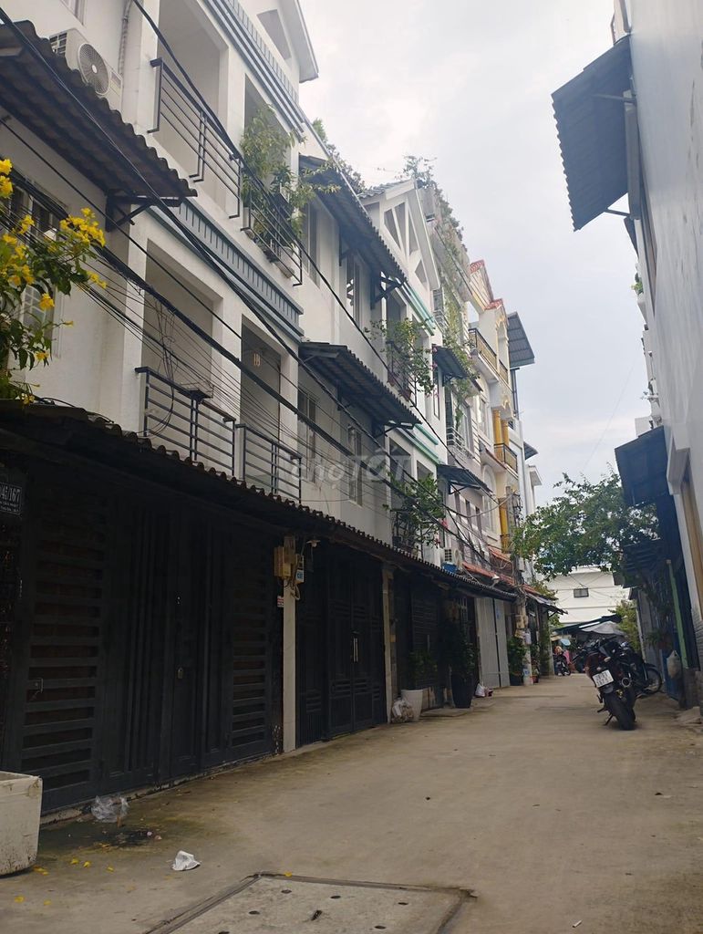Bán gấp căn nhà HXH Huỳnh Tấn Phát,p Phú Thuận giá tốt cho ai đầu tư