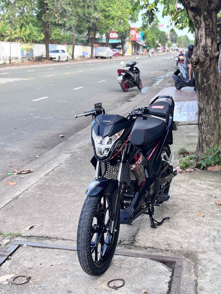 Honda Sonic 150 Đen đỏ. Mua bán Xe máy tại Thị xã Bến Cát Bình Dương được đăng bởi xe máy trả góp tín nghĩa  hình 4