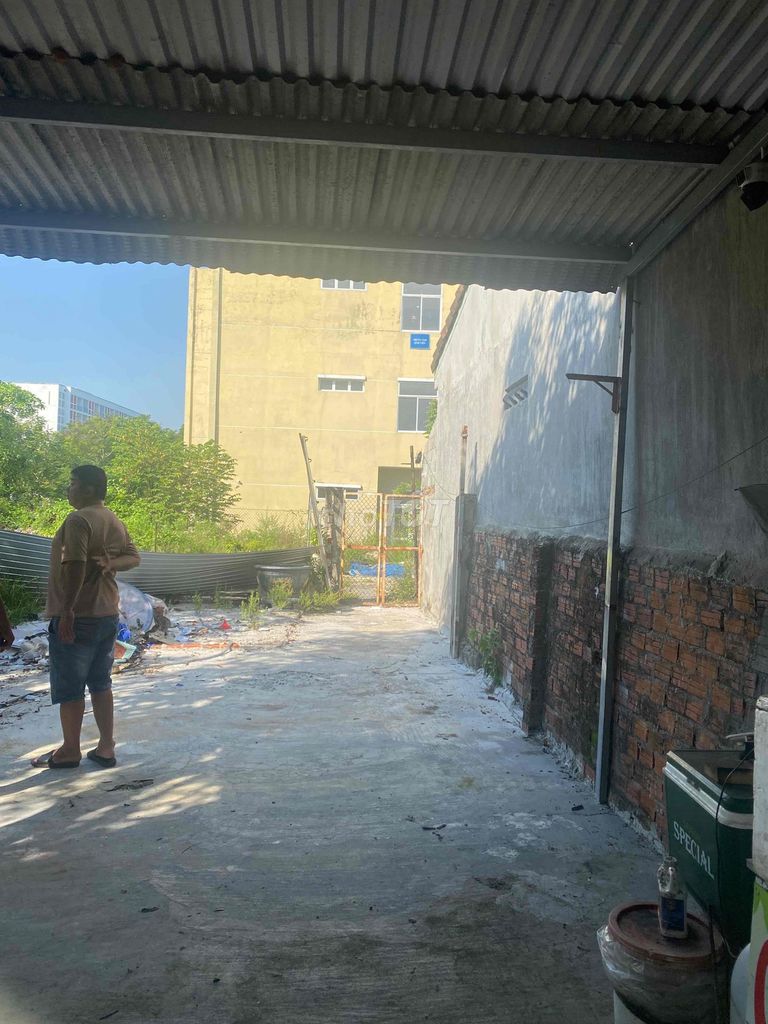 ВЛАДЕЛЕЦ 4-ГО ЭТАЖНОГО ДОМА В АРЕНДУ В ТОЙ ЖЕ КВАРТИРЕ, ЧТО И НГУЕН ЛУОНГ БОНГ