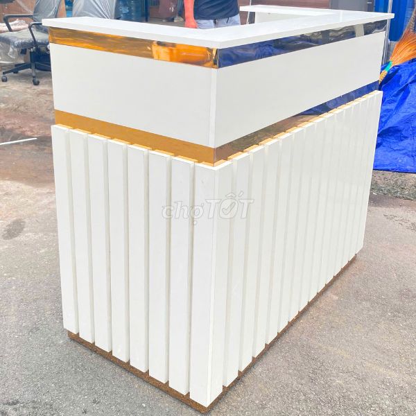 Quầy lễ tân, quầy thu ngân vuông 1m2 viền vàng. Mua bán Đồ chuyên dụng, Giống nuôi trồng tại Quận Gò Vấp Tp Hồ Chí Minh được đăng bởi Thanh lý Nội thất giá sỉ hình 2
