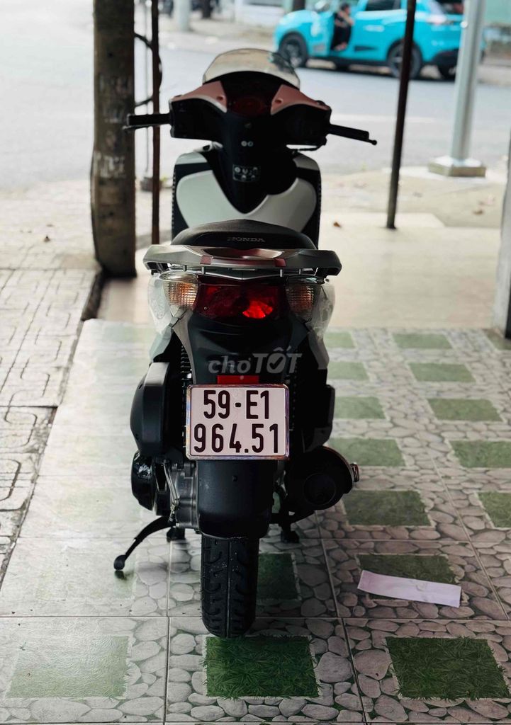 Honda SH 150i Итальянской сборки конец 2009 Бело-черный спортивный