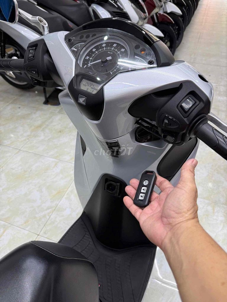 Honda SH 150 ABS 2018 Серебристый