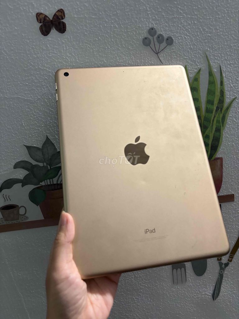 Apple iPad Gen 5 128GB Vàng. Mua bán Máy tính bảng tại Quận 3 Tp Hồ Chí Minh được đăng bởi Kim Nhi hình 1